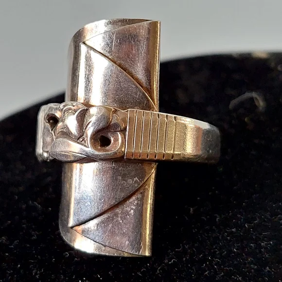 Community Large silver Ring - Picture 3 of 10